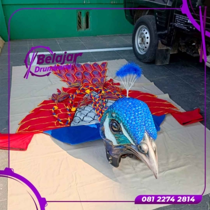 Maskot Kepala Merak Merah