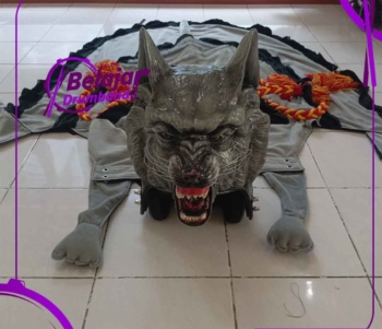 Maskot Kepala Serigala